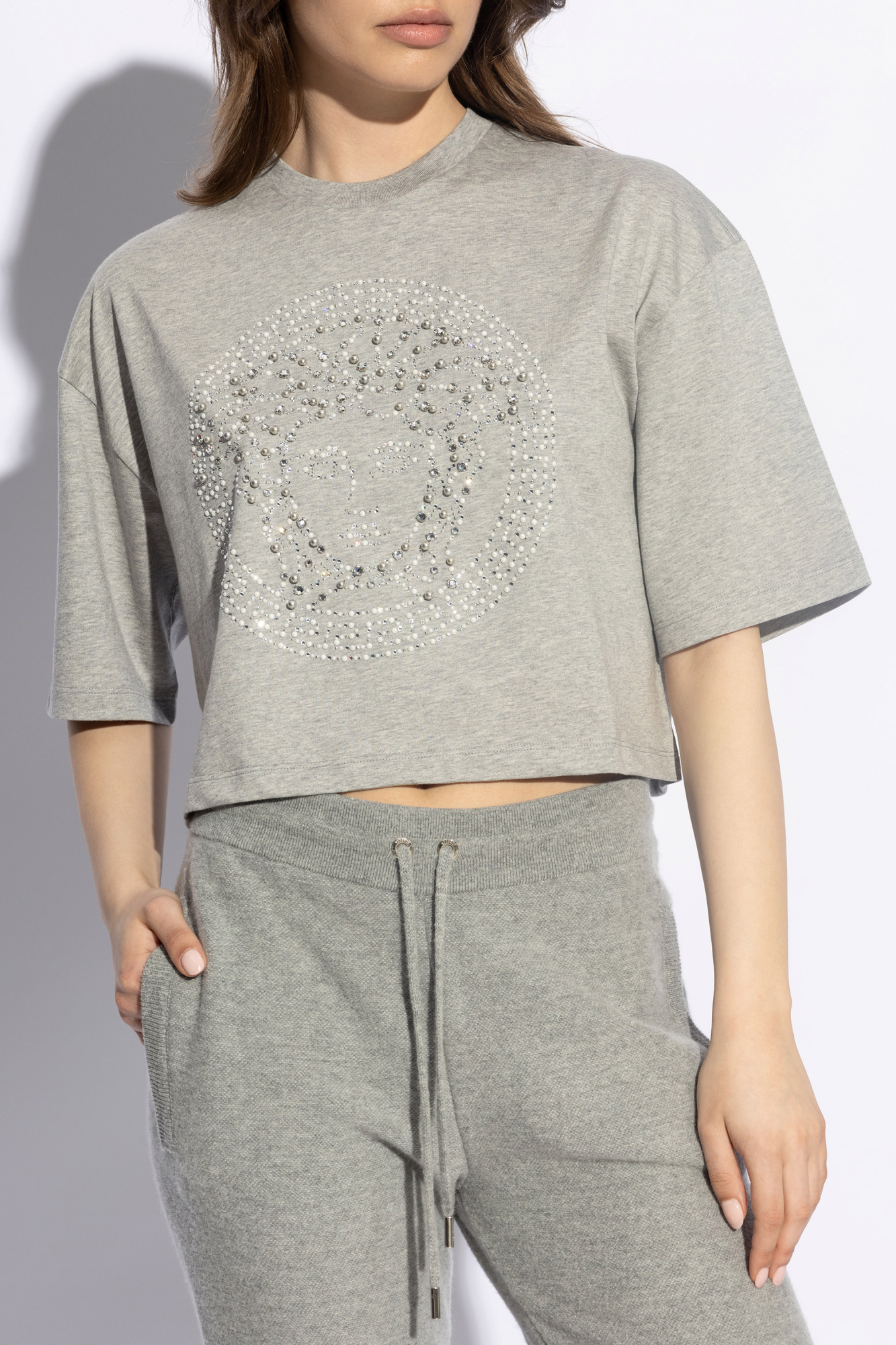 VERSACE バロッコ シルエット ブランドロゴ Tシャツ グレー Versace Jeans Couture - バロッコロゴクルーネックTシャツ を
